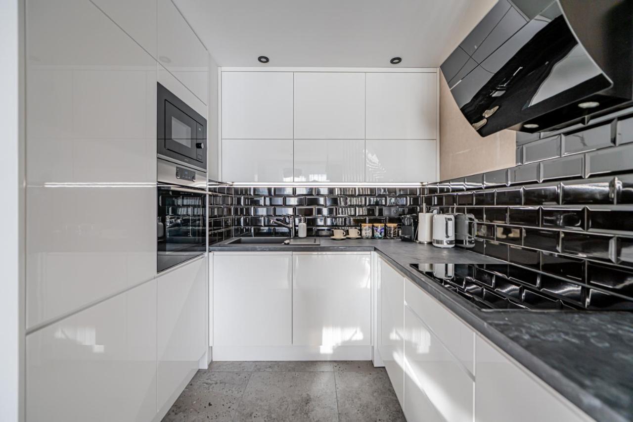 Apartment 24H With Free Garage And Ac Jagielly 5 วรอตซวาฟ ภายนอก รูปภาพ